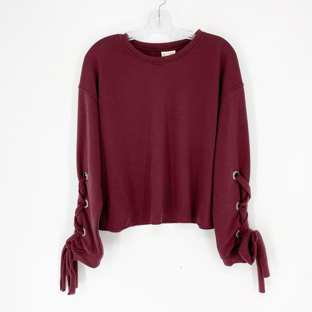 Sky and Sparrow Grommet Lace-Up Sweater Size Large